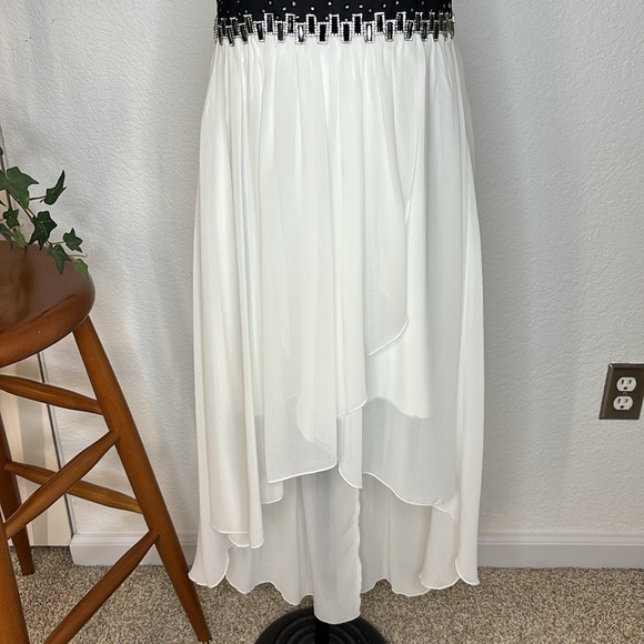 City Triangles Homecoming Prom Dress | Blk/Wht | Size 5 - Picture 6 of 14